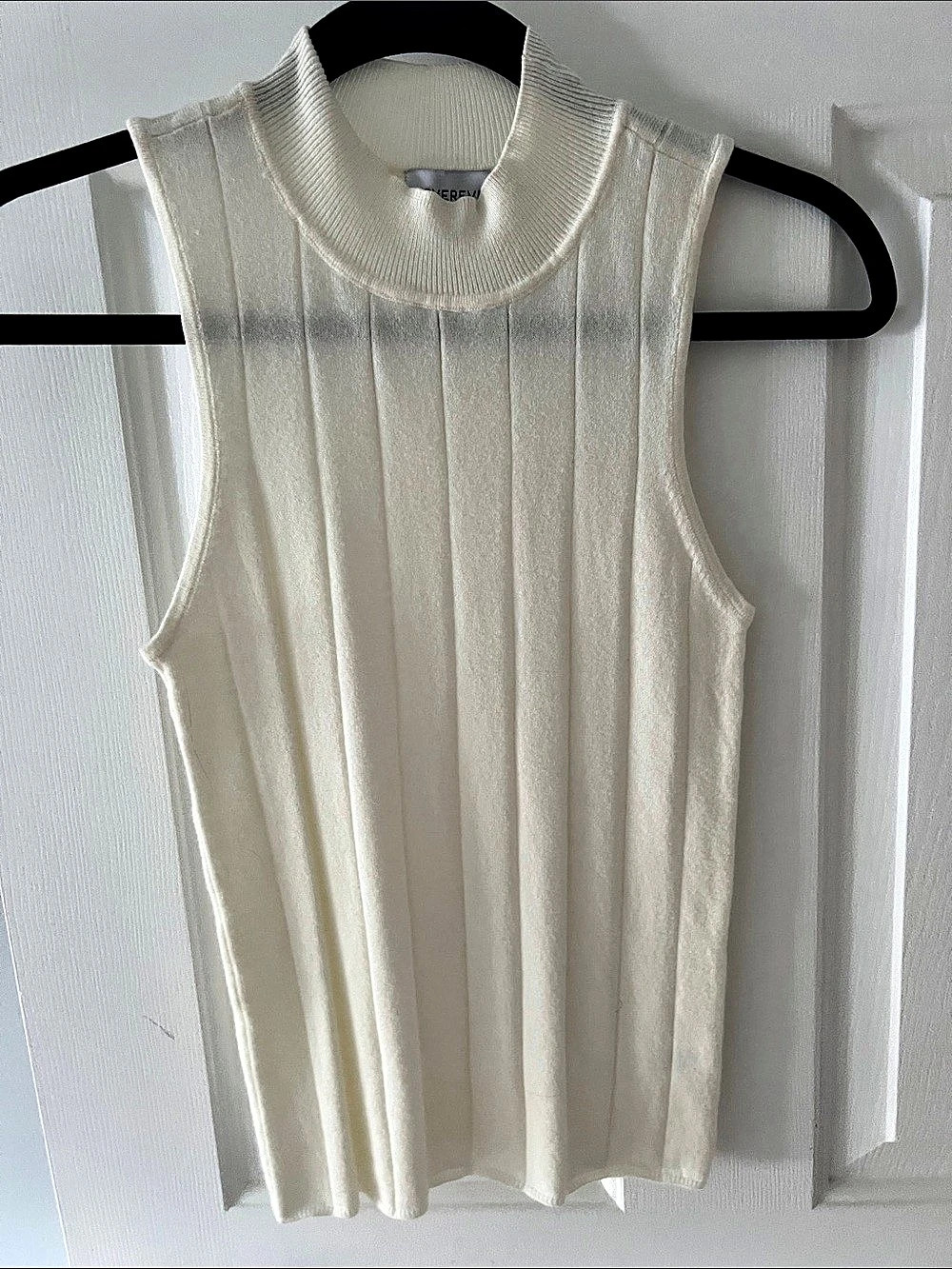 EVEREVE Ribbed Mock Neck Tank in White Size Small Like New